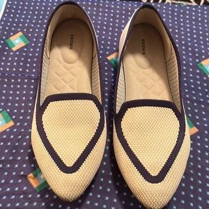 Tan with Blue trim flat shoe